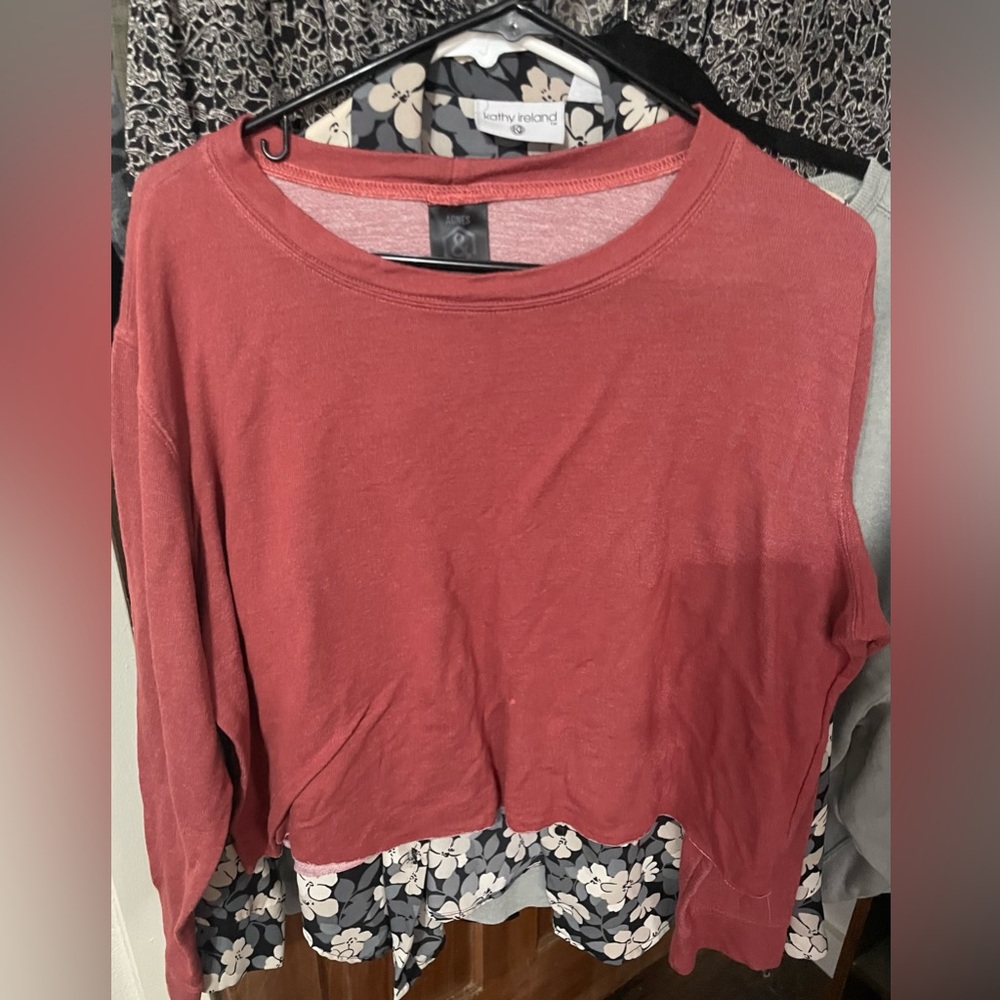 Agnes and Rose Cropped Long Sleeve Lightweight Sweatshirt